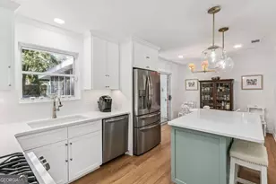 907 Mallery St, Saint Simons, GA 31522 - Photo 7