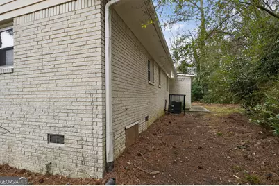 375 Dartmouth Drive SW, Atlanta, GA 30331 - Photo 5