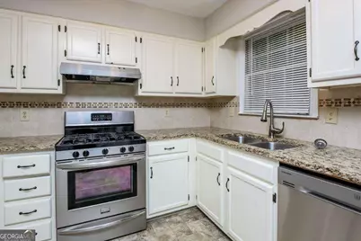 3999 Tall Pine Drive, Marietta, GA 30062 - Photo 5