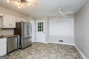 3999 Tall Pine Dr, Marietta, GA 30062 - Photo 3