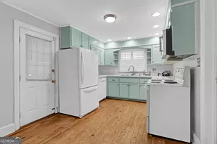 1077 Helen St, Morrow, GA 30260 - Photo 5