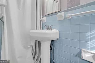 1077 Helen St, Morrow, GA 30260 - Photo 15