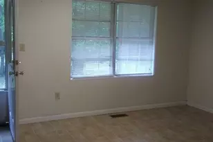 237 Thrasher St, Bowersville, GA 30516 - Photo 3