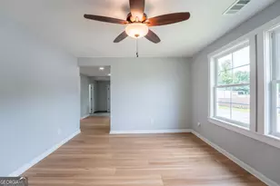 481 W Currahee St, Toccoa, GA 30577 - Photo 5