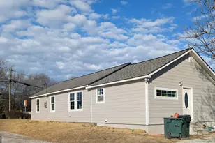 481 W Currahee St, Toccoa, GA 30577 - Photo 33