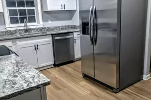 481 W Currahee St, Toccoa, GA 30577 - Photo 9