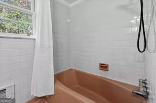 111 E Banks St, Glennville, GA 30427 - Photo 29