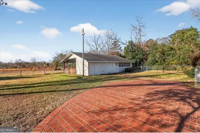 111 E Banks Street, Glennville, GA 30427 - Photo 37