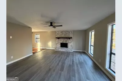 145 S Meadowcliff Circle, Carrollton, GA 30116 - Photo 3