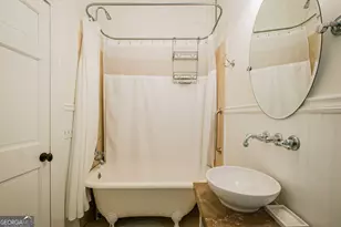 216 W Park Ave, Savannah, GA 31401 - Photo 35