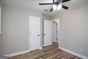 421 Vienna Cir, Fort Valley, GA 31030 - Photo 13