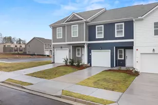 9437 Maple Grv Ln, Jonesboro, GA 30238 - Photo 1