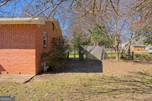 3861 Desoto Dr, Macon, GA 31206 - Photo 5