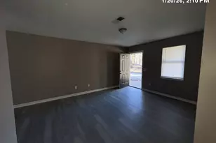 271 E Wright St, Winder, GA 30680 - Photo 5