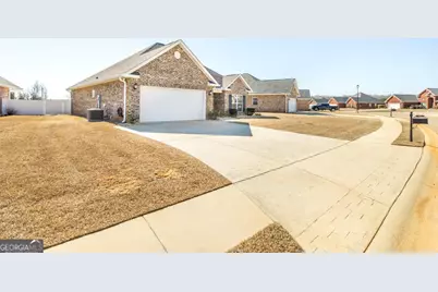 420 Lamplight Drive, Byron, GA 31008 - Photo 3