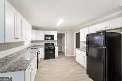 1199 Leslie Place, Lithonia, GA 30058 - Photo 9