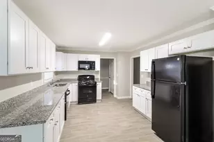 1199 Leslie Pl, Lithonia, GA 30058 - Photo 9