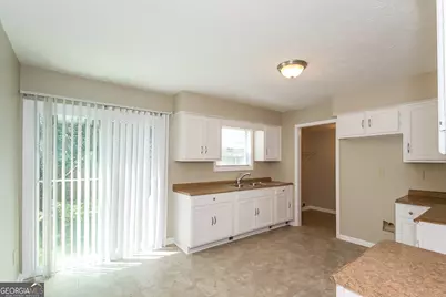 5883 Old Wellborn Trace, Lithonia, GA 30058 - Photo 5