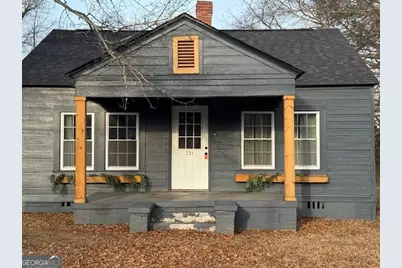 221 N Forest Avenue, Hartwell, GA 30643 - Photo 1