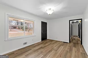 3548 Meadowview Ct, Rex, GA 30273 - Photo 9