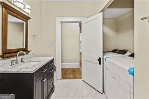 684 S Elizabeth Pl NW, Atlanta, GA 30318 - Photo 15