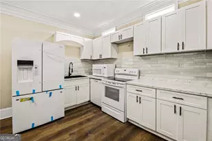 684 S Elizabeth Pl NW, Atlanta, GA 30318 - Photo 3
