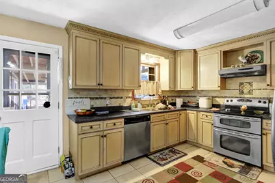 869 Falconcrest Drive, Lawrenceville, GA 30043 - Photo 11