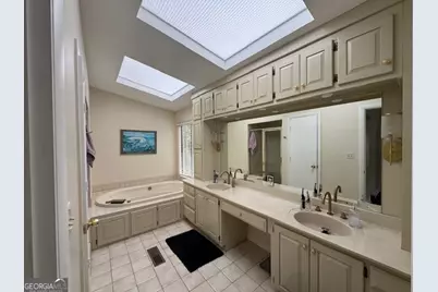 192 NE Kings Row NE, Marietta, GA 30067 - Photo 13