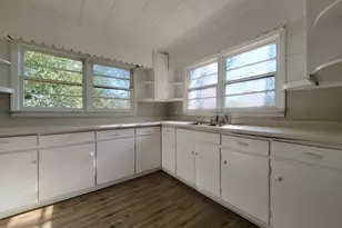 34 E New St, Winder, GA 30680 - Photo 3