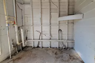 34 E New St, Winder, GA 30680 - Photo 9