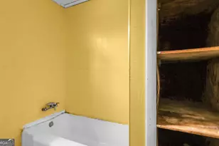 2118 E Gwinnett St, Savannah, GA 31404 - Photo 31