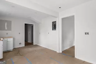 2118 E Gwinnett St, Savannah, GA 31404 - Photo 13