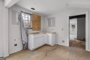 2118 E Gwinnett St, Savannah, GA 31404 - Photo 11