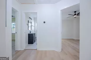 2725 Blount St, East Point, GA 30344 - Photo 9