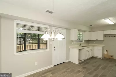 8070 Linda Court, Jonesboro, GA 30238 - Photo 5