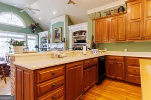 708 Town and Country Dr, Adel, GA 31620 - Photo 17