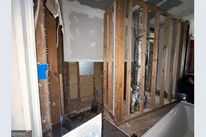 2005 Arlington Circle NW, Atlanta, GA 30318 - Photo 5