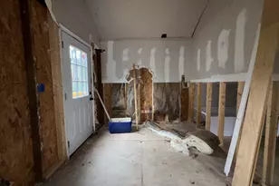 2005 Arlington Cir NW, Atlanta, GA 30318 - Photo 11