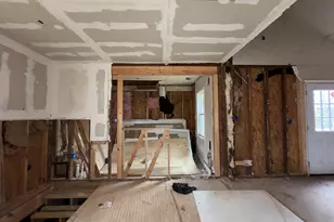 2005 Arlington Cir NW, Atlanta, GA 30318 - Photo 9