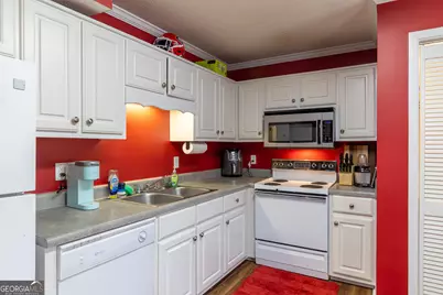 2165 S Milledge Avenue #D2, Athens, GA 30605 - Photo 9