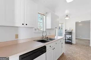 8 Larchmont Ct, Savannah, GA 31419 - Photo 9