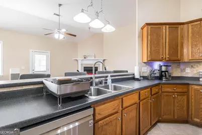 301 Meyers Lake Drive, Warner Robins, GA 31088 - Photo 13