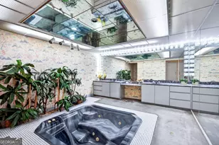 102 Stuart St, Savannah, GA 31405 - Photo 27