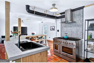 102 Stuart Street, Savannah, GA 31405 - Photo 11