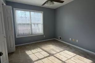190 Oakwood Cir, Stockbridge, GA 30281 - Photo 5