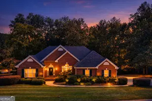 201 E Tennant Cir, Chickamauga, GA 30707 - Photo 1