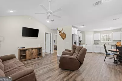 483 Church Circle, Jesup, GA 31545 - Photo 5