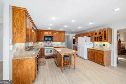 605 Chenocetah Drive, Cornelia, GA 30531 - Photo 7