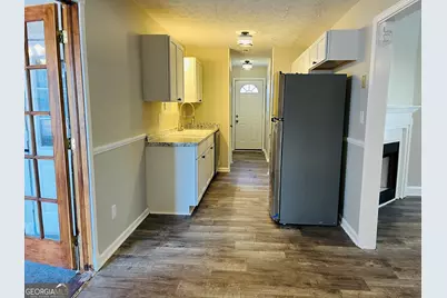 2890 Garnet Way, College Park, GA 30349 - Photo 9