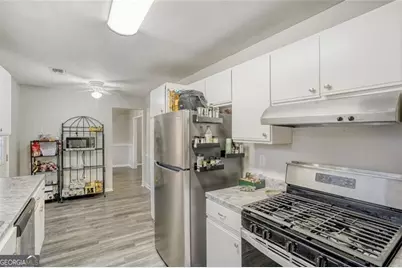 1049 Autumn Crest Drive, Stone Mountain, GA 30083 - Photo 15